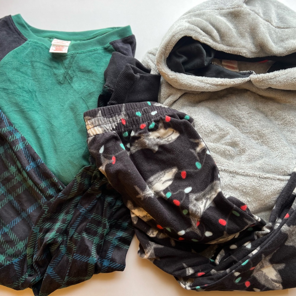 Boys 8/10 (S/M) Cat & Jack Pajama Bundle